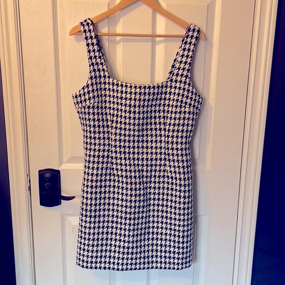 NWT Size M Dynamite square neck mini dress houndstooth in black and white - Picture 4 of 10